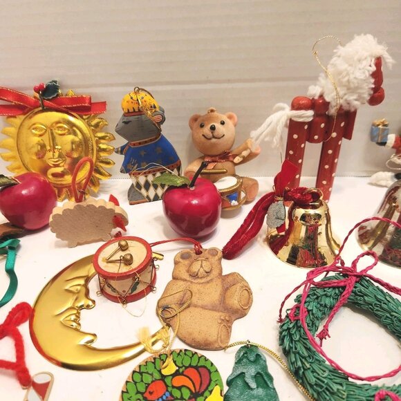 Large Lot Of Christmas Ornaments SOME Vintage, Glass Balls Variety  READ - Picture 4 of 8